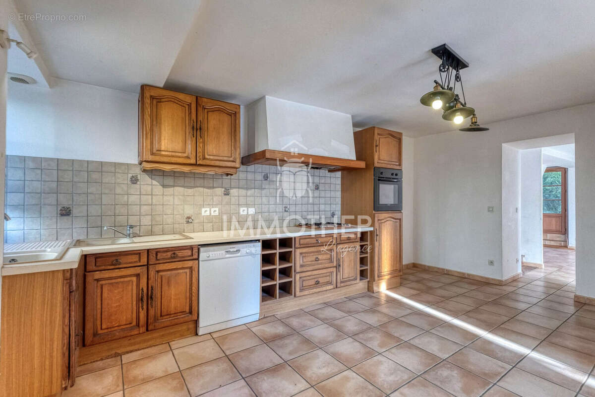 Appartement à SAINT-NAZAIRE-LES-EYMES