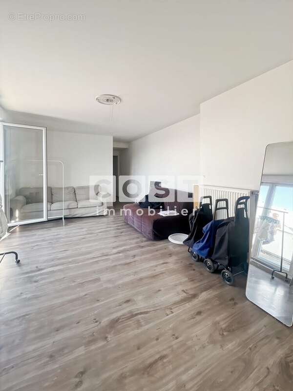 Appartement à GENNEVILLIERS