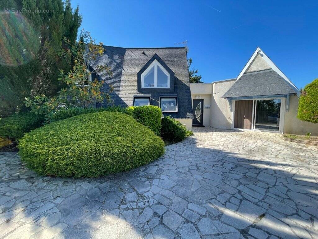 Maison à PRECIEUX