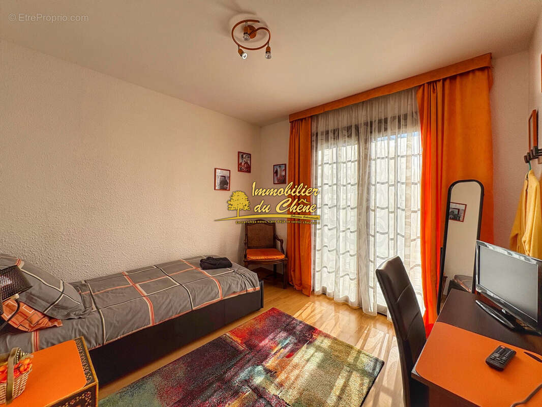 Maison à MONTREUX-CHATEAU