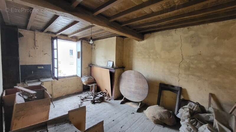 Maison à TRIE-SUR-BAISE