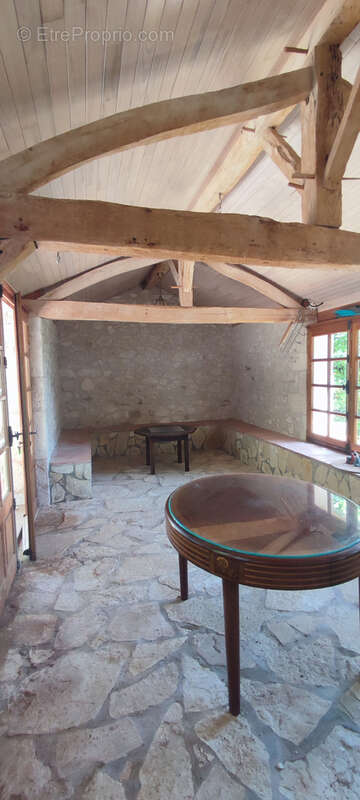 Maison à MONTAIGU-DE-QUERCY