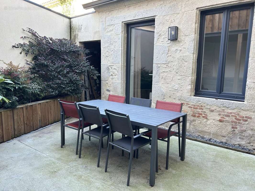 Maison à LA CHAPELLE-SAINT-LAURENT