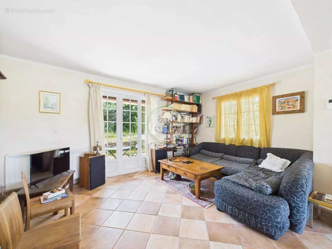 Maison à BAGNOLS-EN-FORET