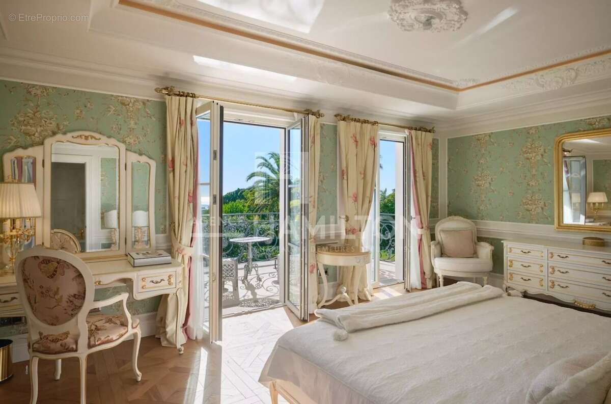 Maison à VALLAURIS