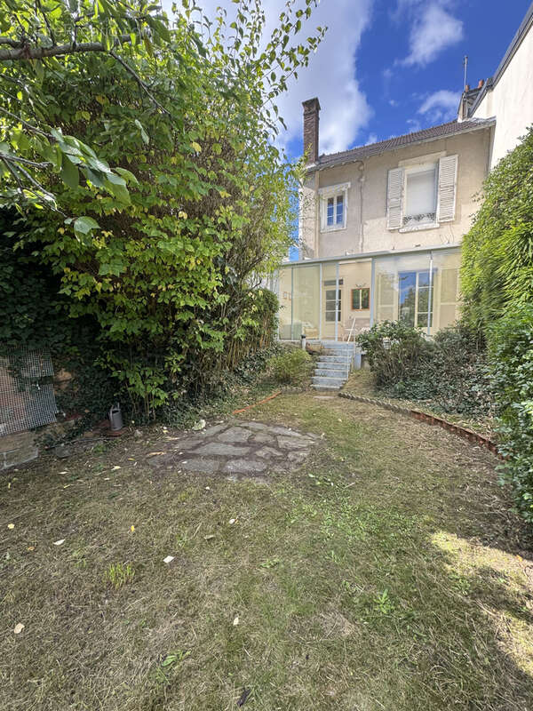 Maison à SAINT-MAUR-DES-FOSSES