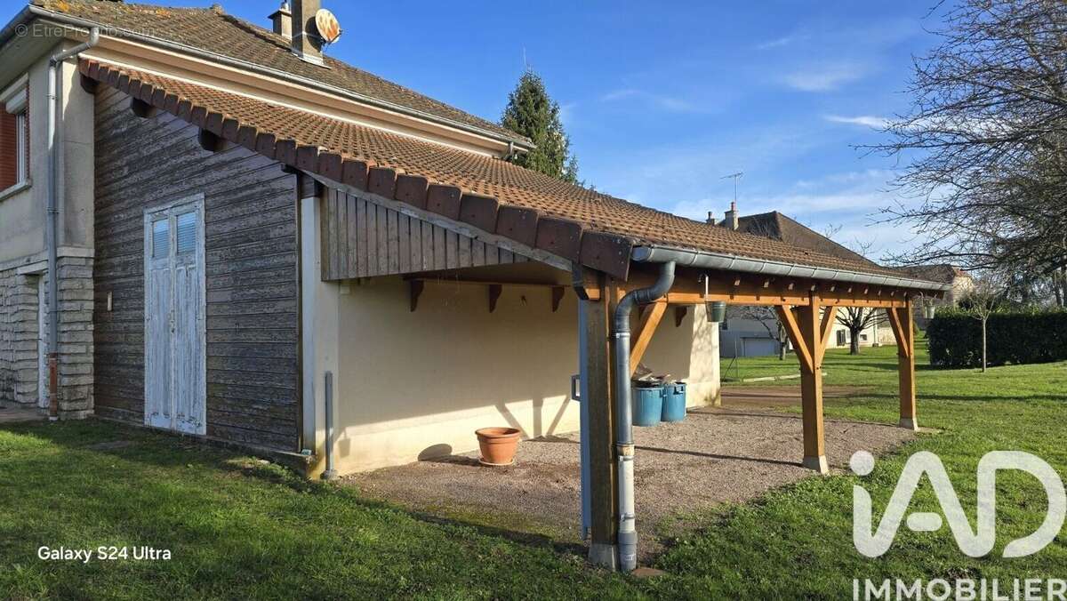 Photo 3 - Maison à AINAY-LE-CHATEAU