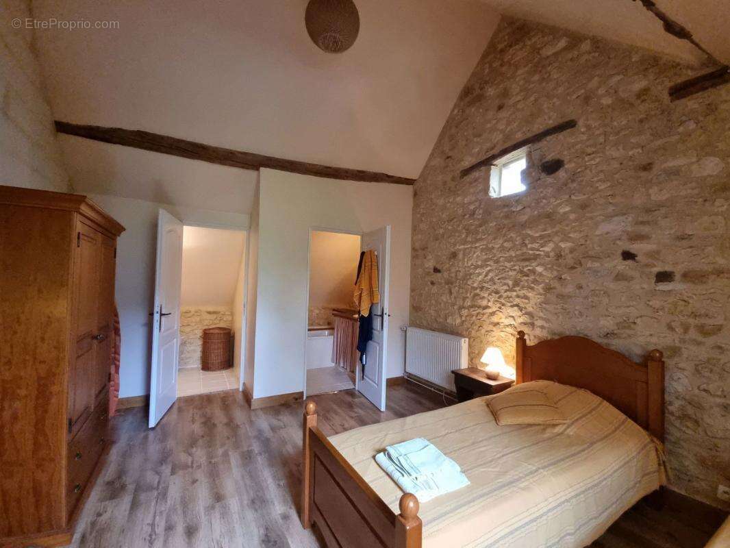 Maison à NADAILLAC-DE-ROUGE