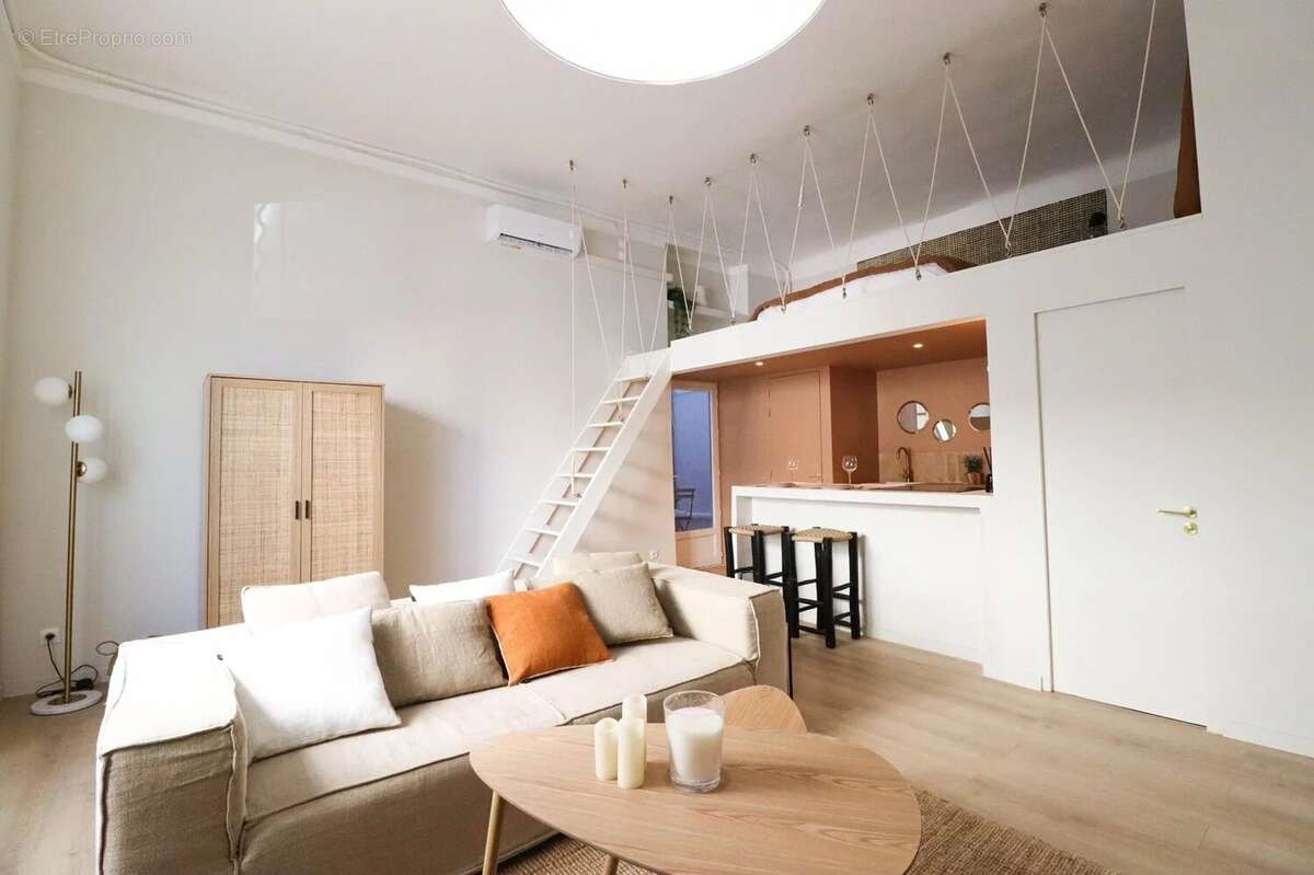 Appartement à MARSEILLE-4E