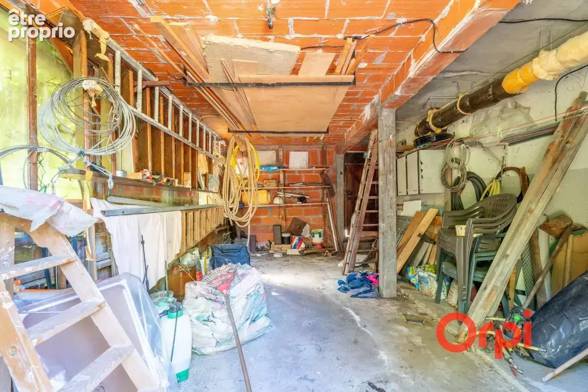 Maison avec beau terrain arboré et ruisseau en contre bas - photo 18
