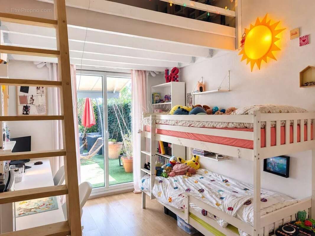 Appartement à VALLAURIS