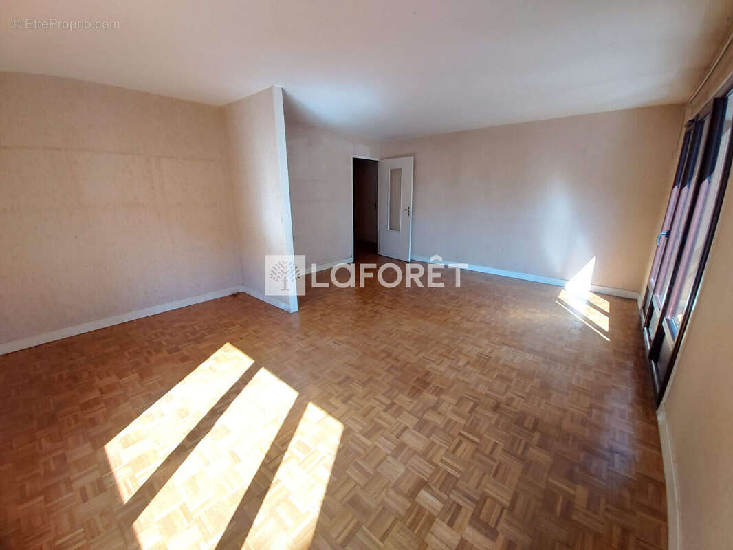 Appartement à VILLEMOMBLE