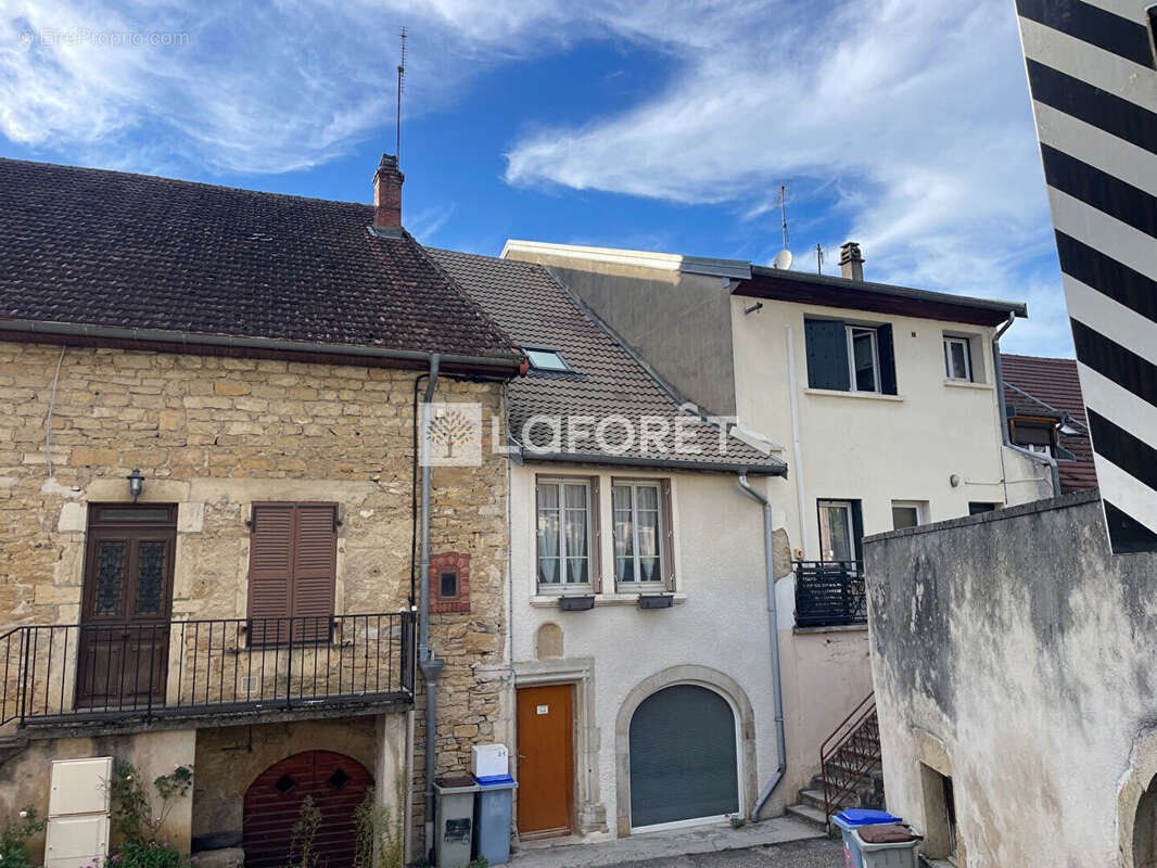 Maison à LONS-LE-SAUNIER