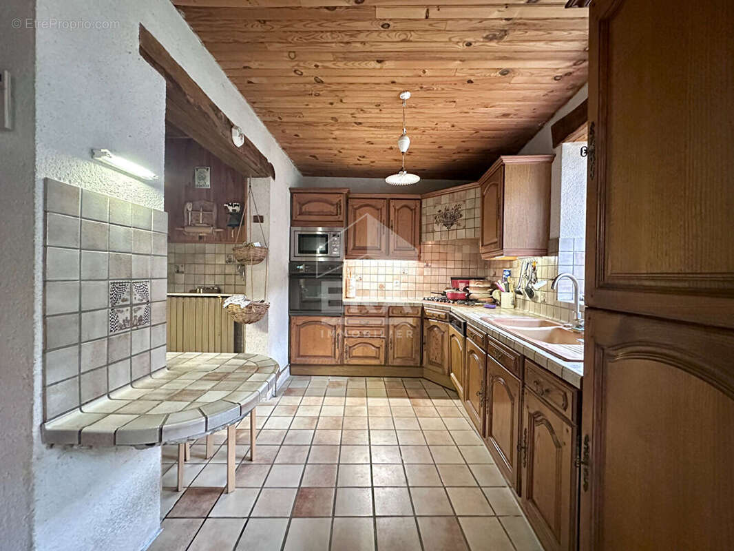 Maison à POLIGNY