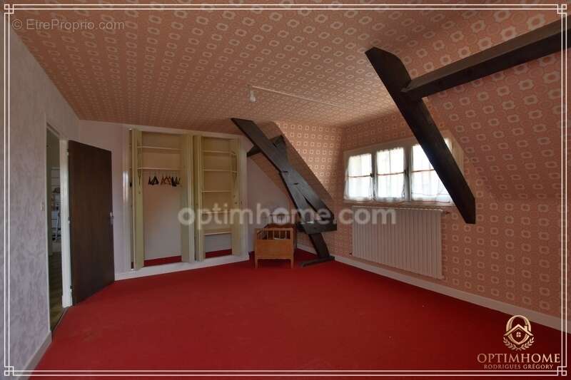 Une maison familiale où chaque espace raconte une histoire - A vendre 6 pièces LANNEMEZAN (65) - photo 7