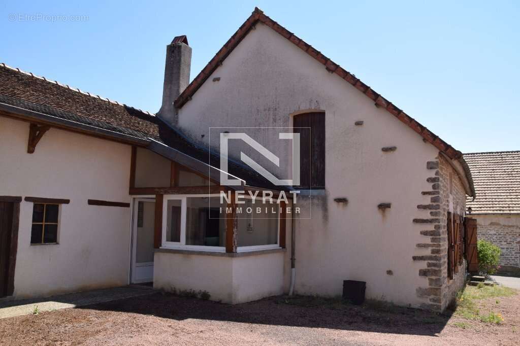 7 kms d'Arnay-le-Duc, Maison en pierre 3 chambres sur 2600m² - photo 3