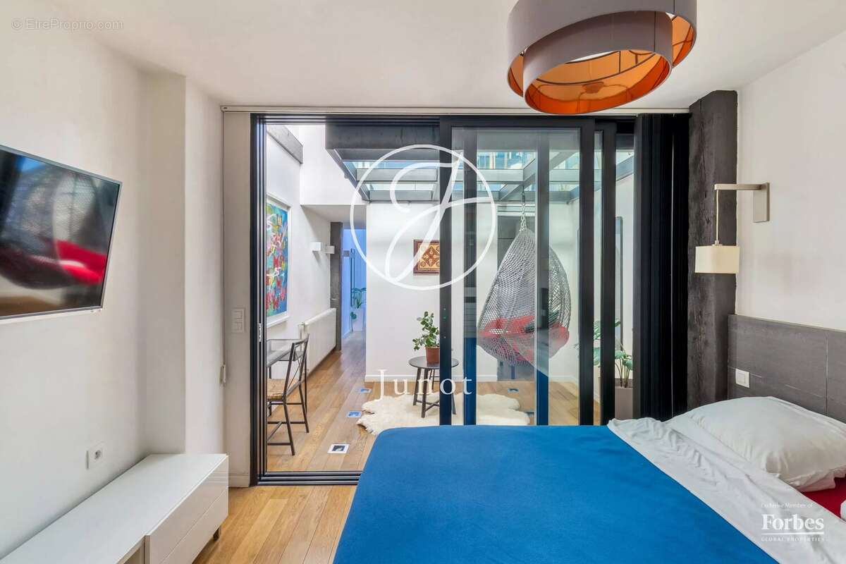 Appartement à PARIS-17E