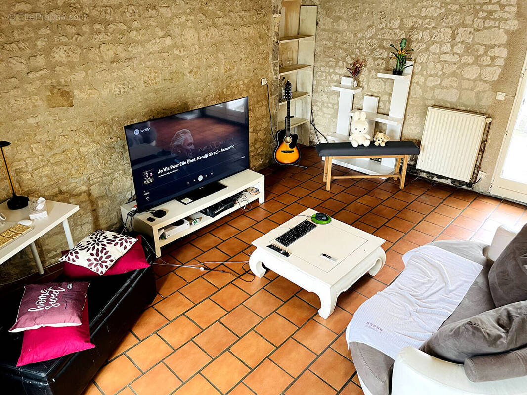 Maison à LA CELLE-SAINT-AVANT