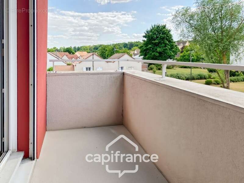 Appartement à SAINT-THIBAULT-DES-VIGNES