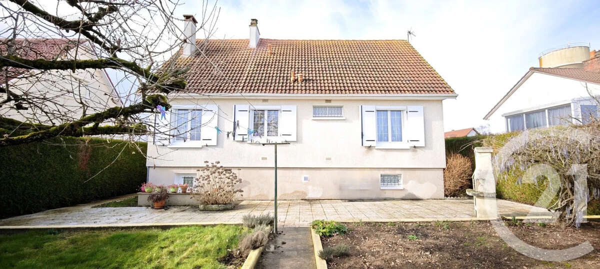 Maison à DONNEMAIN-SAINT-MAMES