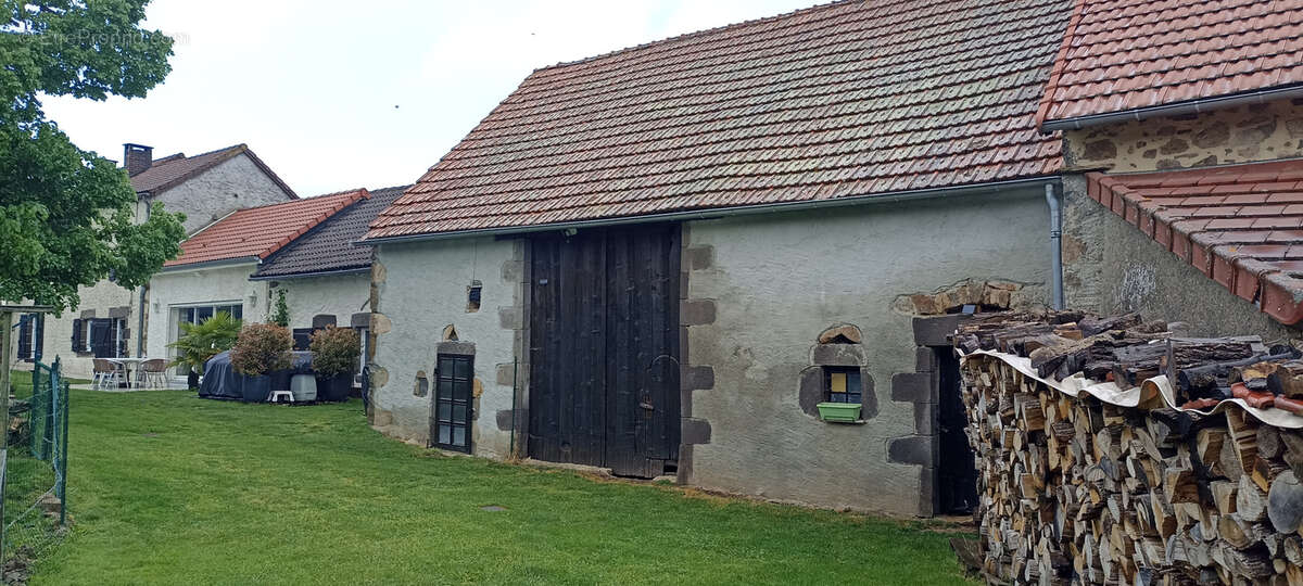 Maison à CHARBONNIERES-LES-VIEILLES