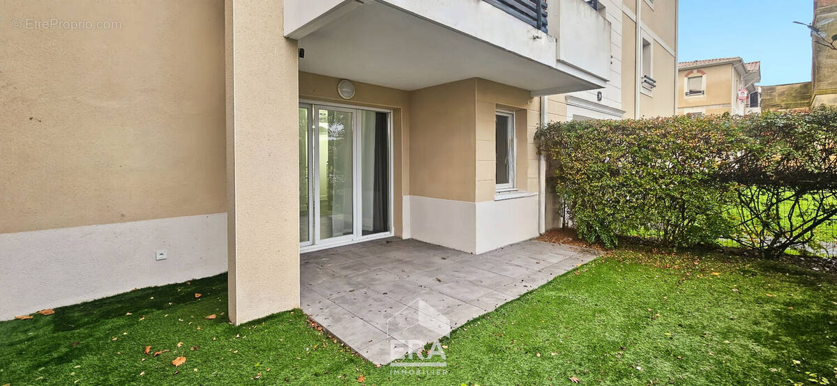 Appartement à PAREMPUYRE