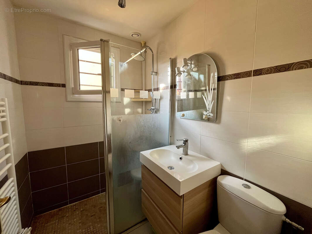 Maison à CHENNEVIERES-SUR-MARNE