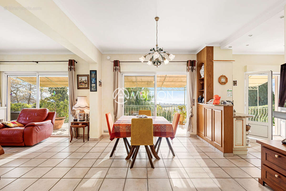 Maison à MANDELIEU-LA-NAPOULE