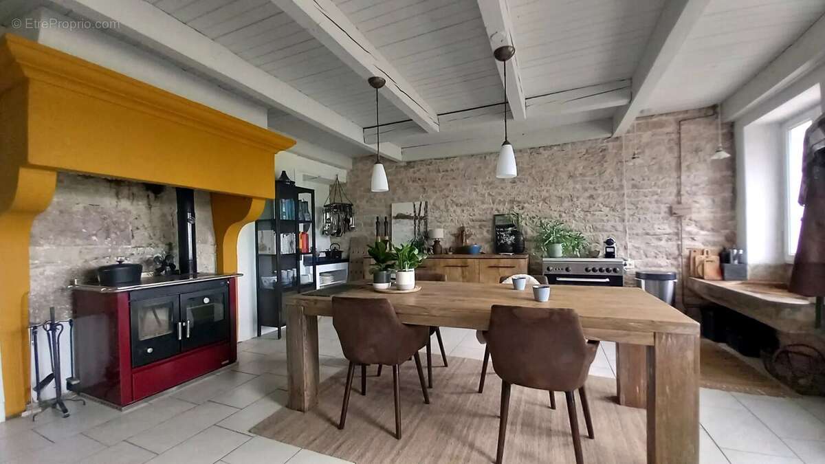 Maison à REGNEVELLE