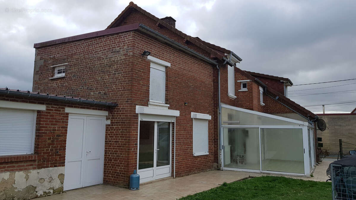 Maison à NEUVILLE-BOURJONVAL