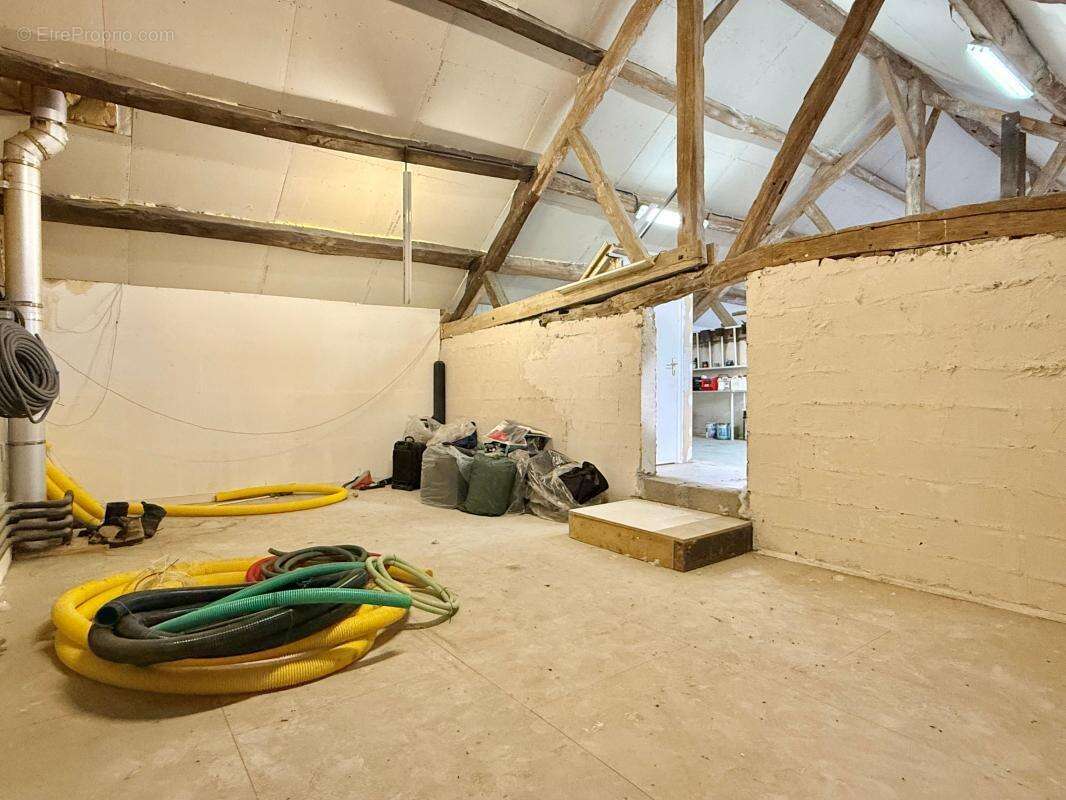 LONGERE DE CARACTERE de 500m² , 5000m² de terrain - photo 27