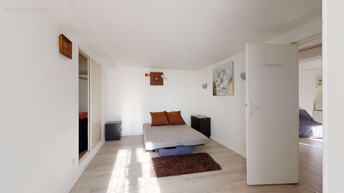 Appartement à LE MUY