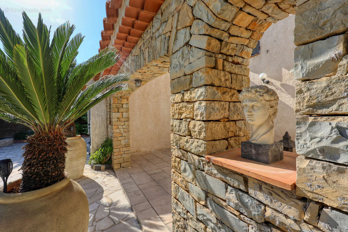 Maison à LA VALETTE-DU-VAR