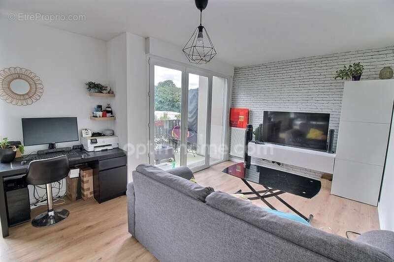 Appartement 3 pièces de 62 m2 à vendre avec balcon et parking à POISSY (78) au prix de 232000 euros - photo 2