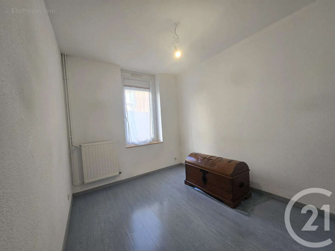 Appartement à CARBONNE