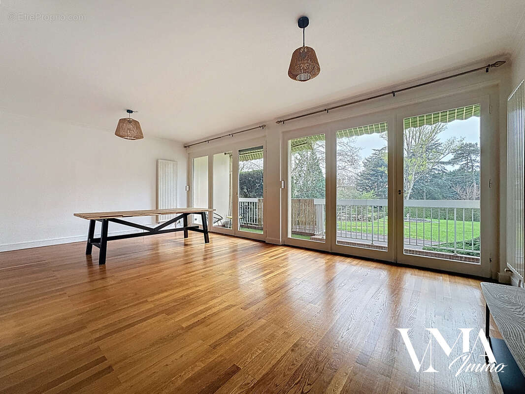 Appartement à ANSE