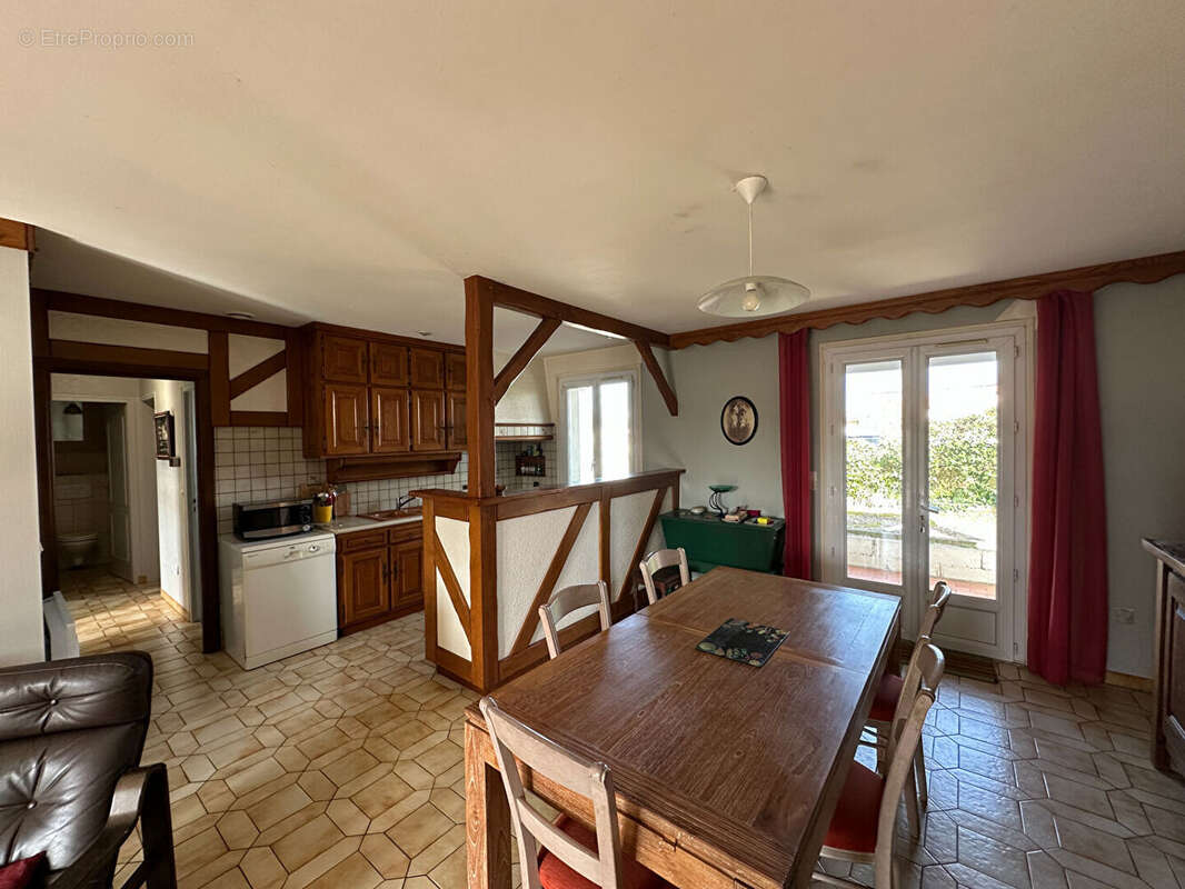 Maison à BOURCEFRANC-LE-CHAPUS