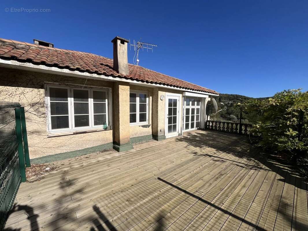 Maison à MONTAUROUX