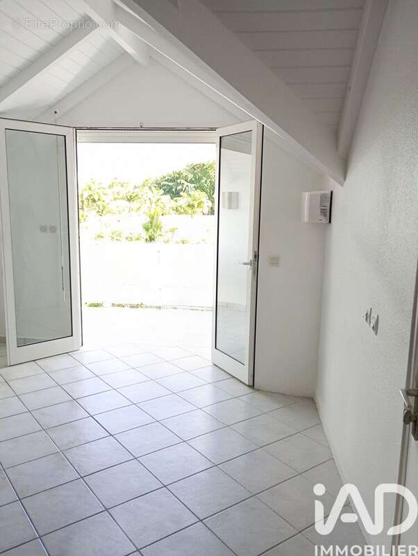 Appartement 105 m² à Baie-Mahault  - photo 5