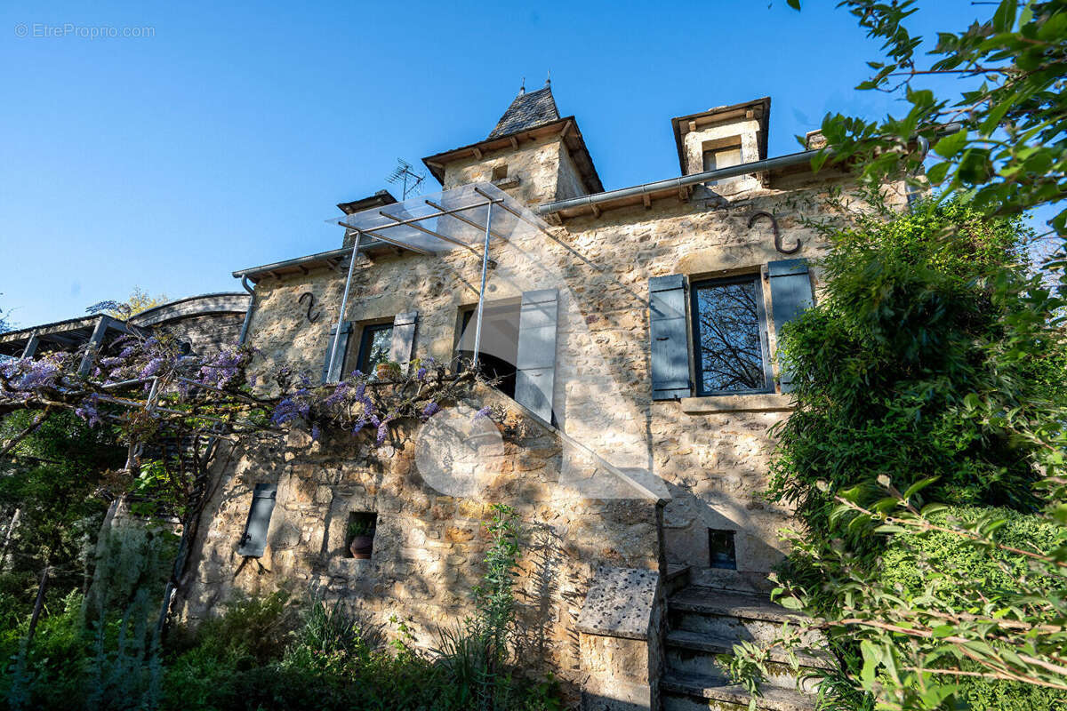 Maison à ANGLARS-SAINT-FELIX