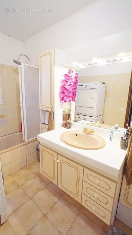 Maison à GREOLIERES