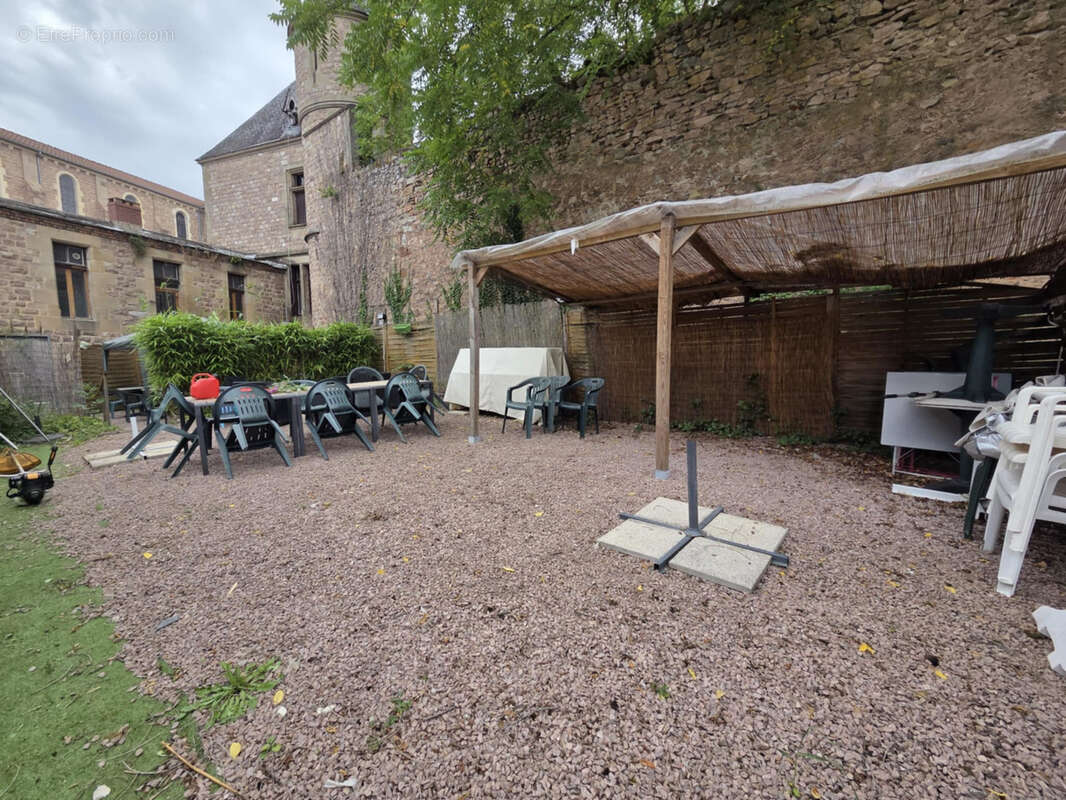 Fonds de commerce + murs bar-restaurant   emplacement stratégique à lapalisse (03) - photo 6