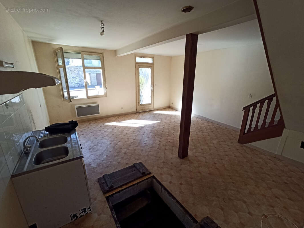 Commerce à AIXE-SUR-VIENNE