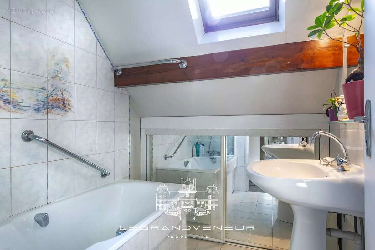 Maison à SAINT-SAUVEUR-SUR-ECOLE