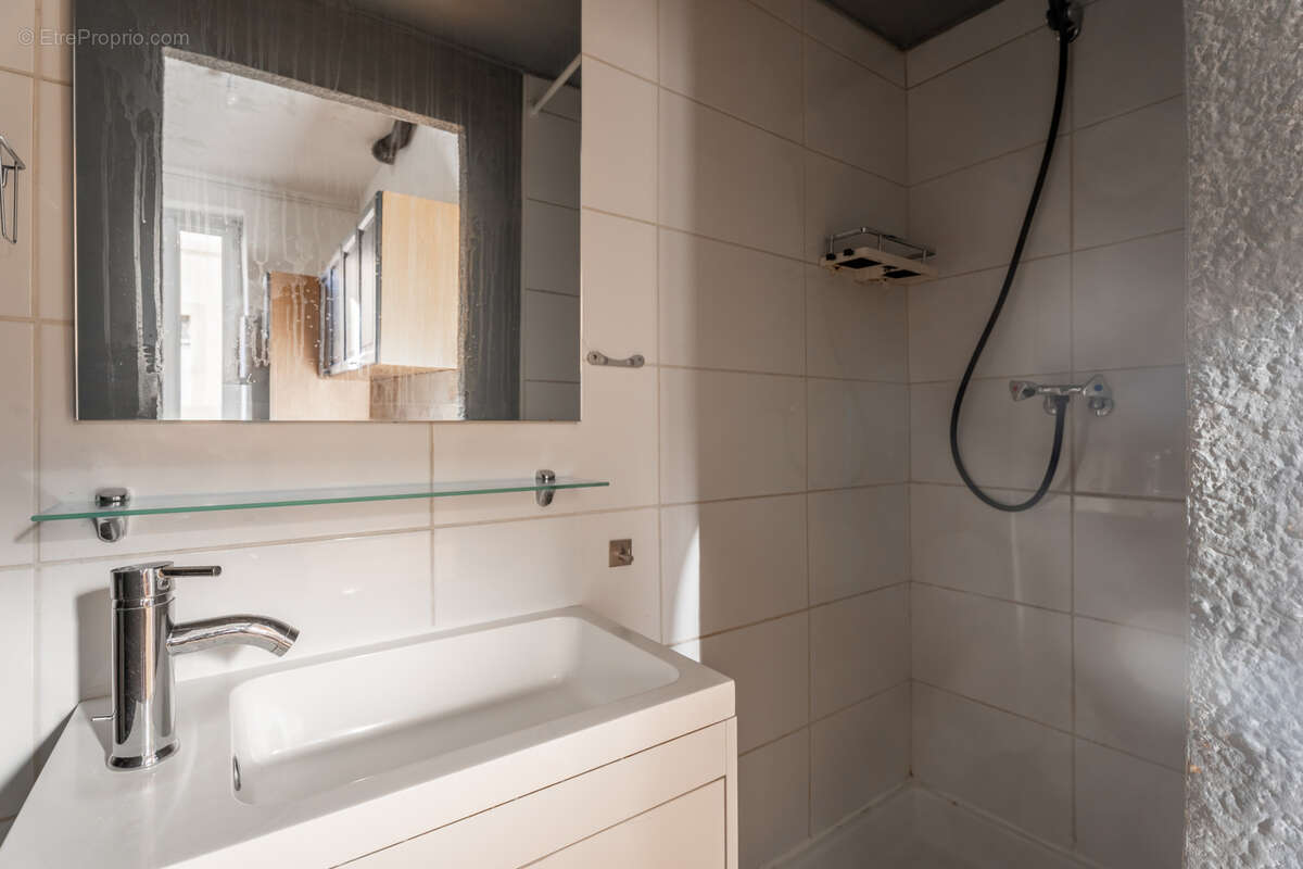 Appartement à MARSEILLE-4E