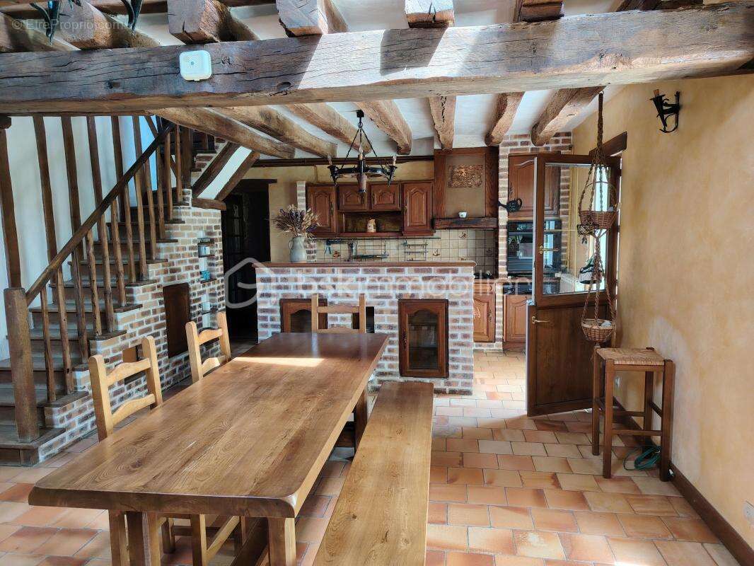 Maison à SAINT-LAURENT-EN-GATINES