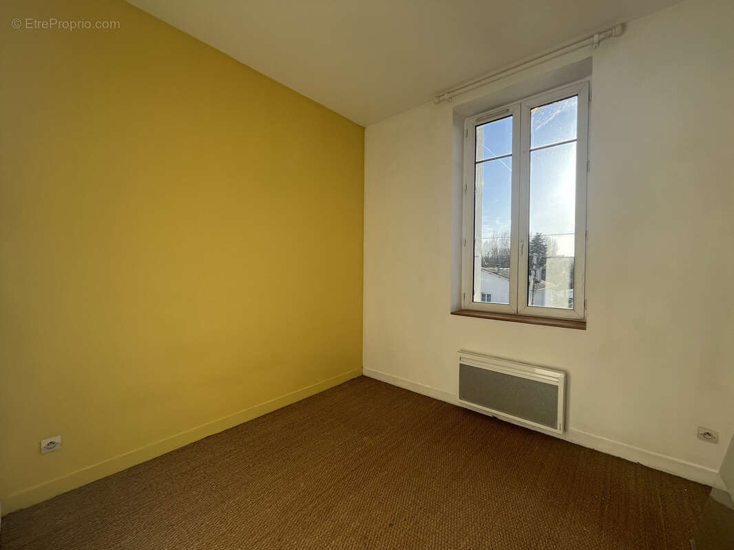 Maison à SAINT-YRIEIX-SUR-CHARENTE