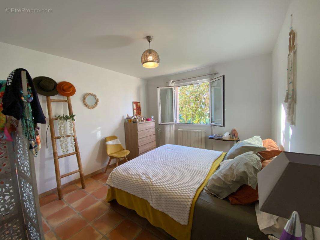 Maison à LE PUY-SAINTE-REPARADE