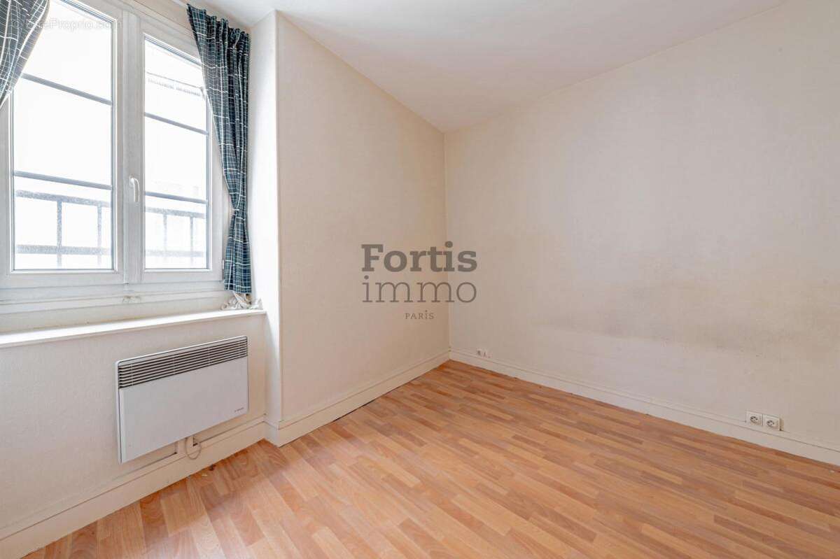 Appartement à PARIS-3E