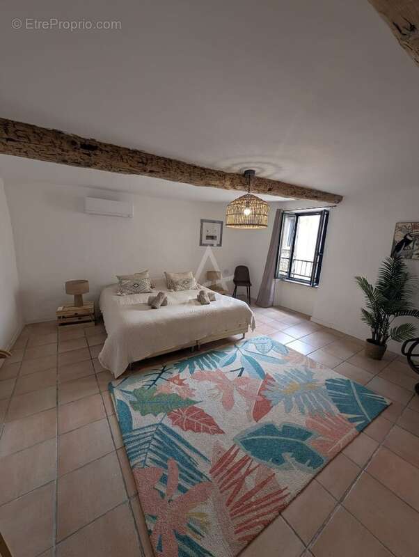 Maison à PARAZA